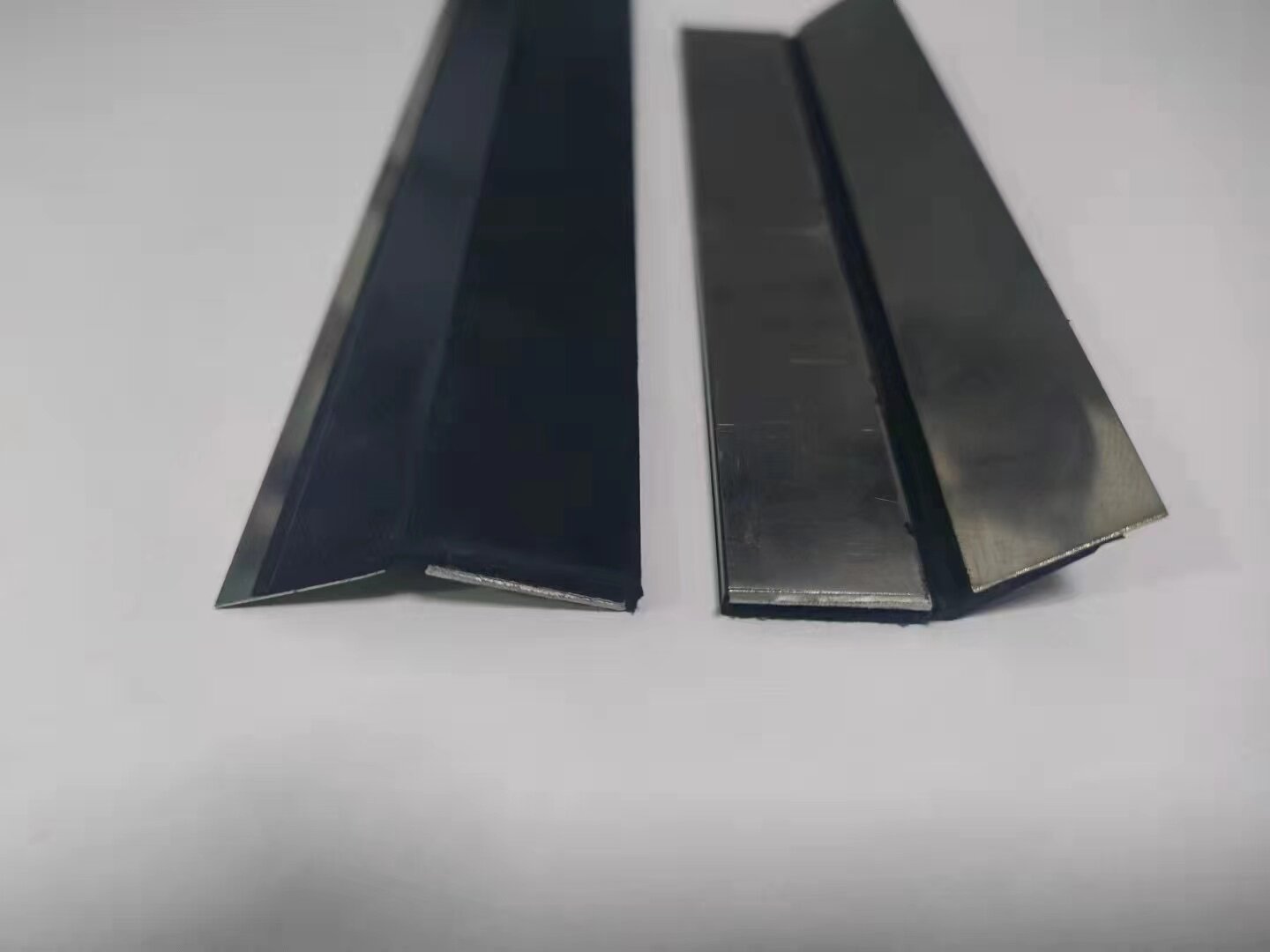 骏马刮屑板橡胶密封条刮油板打孔图片
