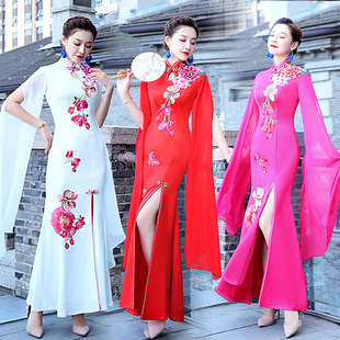 旗袍演出服红色2026新款夏季款走秀礼仪中老年迎宾服装大码旗袍女