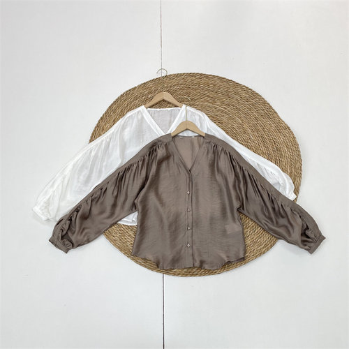 D3~78%天丝外单纯元26春款女长袖收褶V领开衫衬衫造型慵懒松弛感