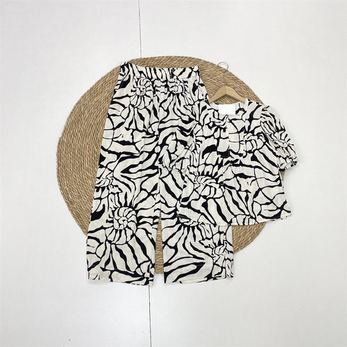 I1亚麻花卉印花套装美单纯元26夏新款女灯笼袖上衣长裤度假风设计