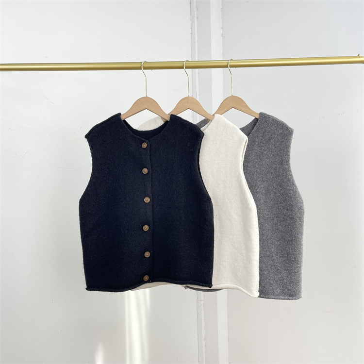 G1慵懒风国内2025冬新款无袖圆领针织衫开衫时尚叠穿毛衣马甲三色