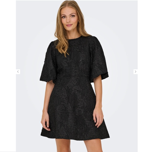 女泡泡袖 26春新款 A字高腰连衣裙 浮雕提花小黑裙外单纯元 P2法式