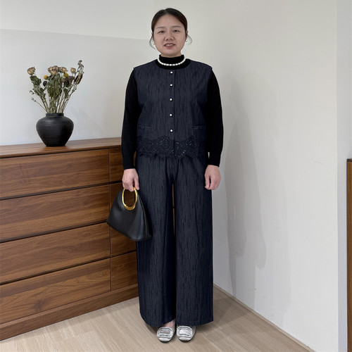 妈妈秋装洋气套装中年妇女马甲