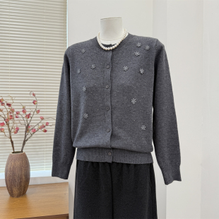 中老年人妈妈春装2026新款针织打底小衫中年女春秋款长袖上衣开衫