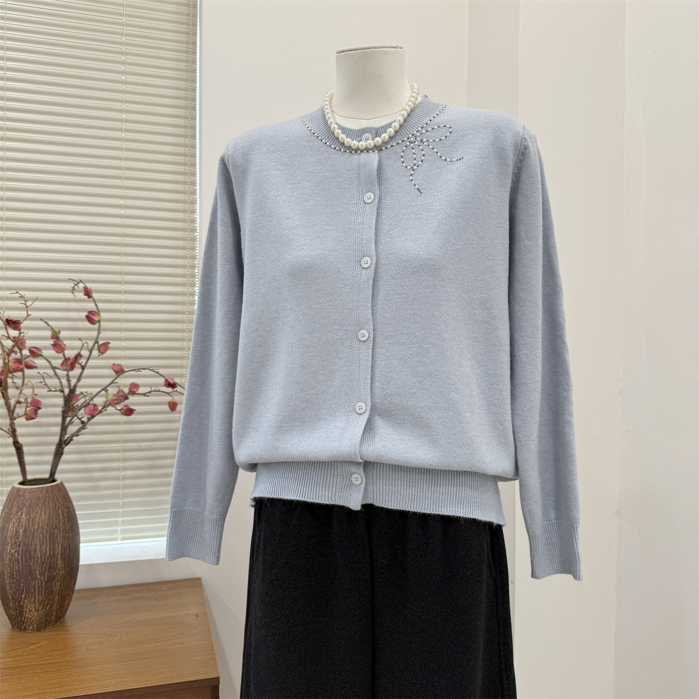 妈妈春装洋气针织开衫2026新款百搭打底上衣服时尚中老年人女装