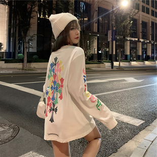 彩色十字架马蹄印花长袖T恤女秋季ins超火设计感宽松打底衫上衣潮