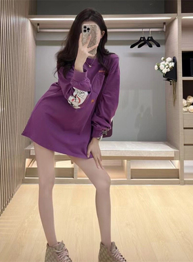 多巴胺紫色梵文涂鸦印花长袖T恤女秋季美式小众口袋中长款ins上衣