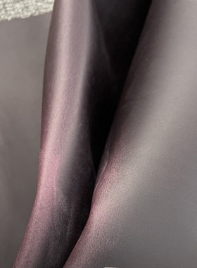 阳光皮料 进口ISA头层紫色疯马皮 手感略软 厚度1.3mm左右