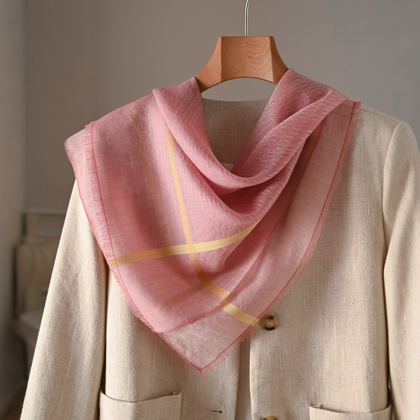 粉色纯羊绒围巾女2025新款冬季丝巾系脖高级感百搭中方巾三角披肩,服饰配件/皮带/帽子/围巾,围巾/丝巾/披肩,淘宝优惠券,粉丝福利购,淘宝优惠卷