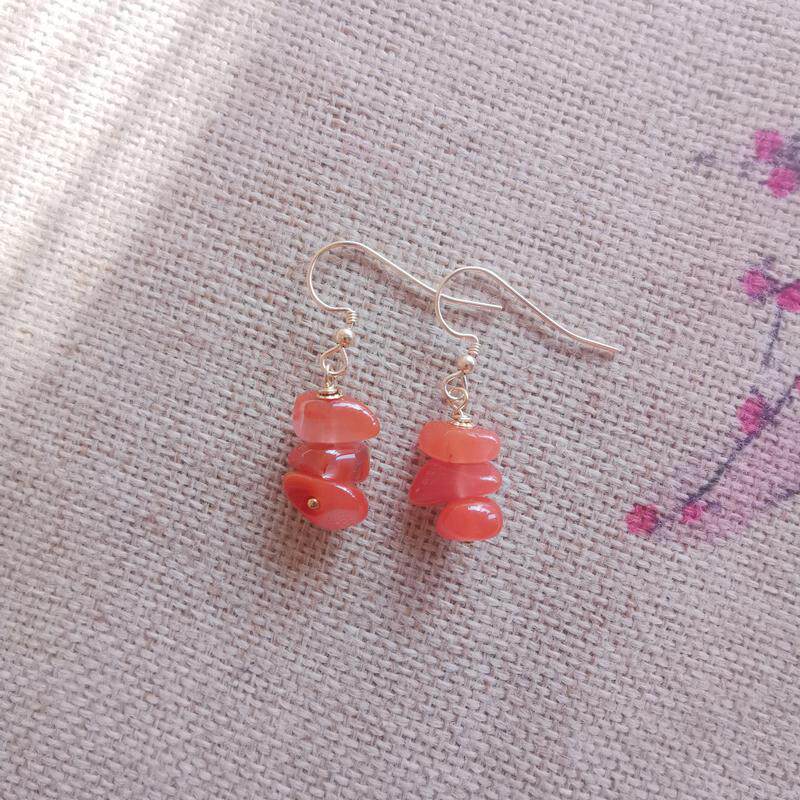 南红玛瑙随形耳环耳坠凉山樱桃红粉红创意个性小石头天然原矿首饰