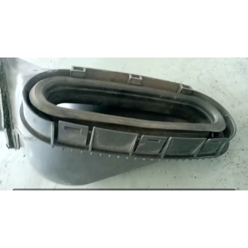 宝马E39 2001 空调滤清器壳（右） 64318379621 原车拆车件