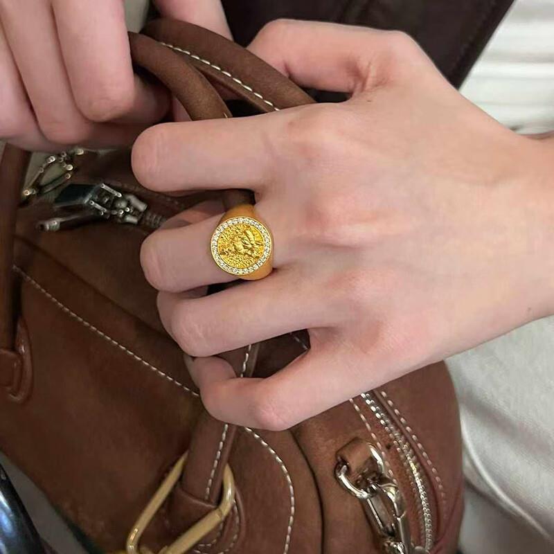 黄财神黄金戒指女莫桑钻镶嵌
