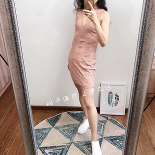 两色入 法式风格 清新夏日感 颈项圈款V领蕾丝连衣裙包身显瘦短裙