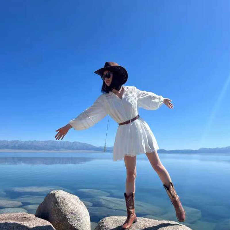 茶卡盐湖青海湖旅游穿搭女装白色连衣裙子云南大西北草原拍照衣服