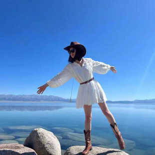 茶卡盐湖青海湖旅游穿搭女装白色连衣裙子云南大西北草原拍照衣服