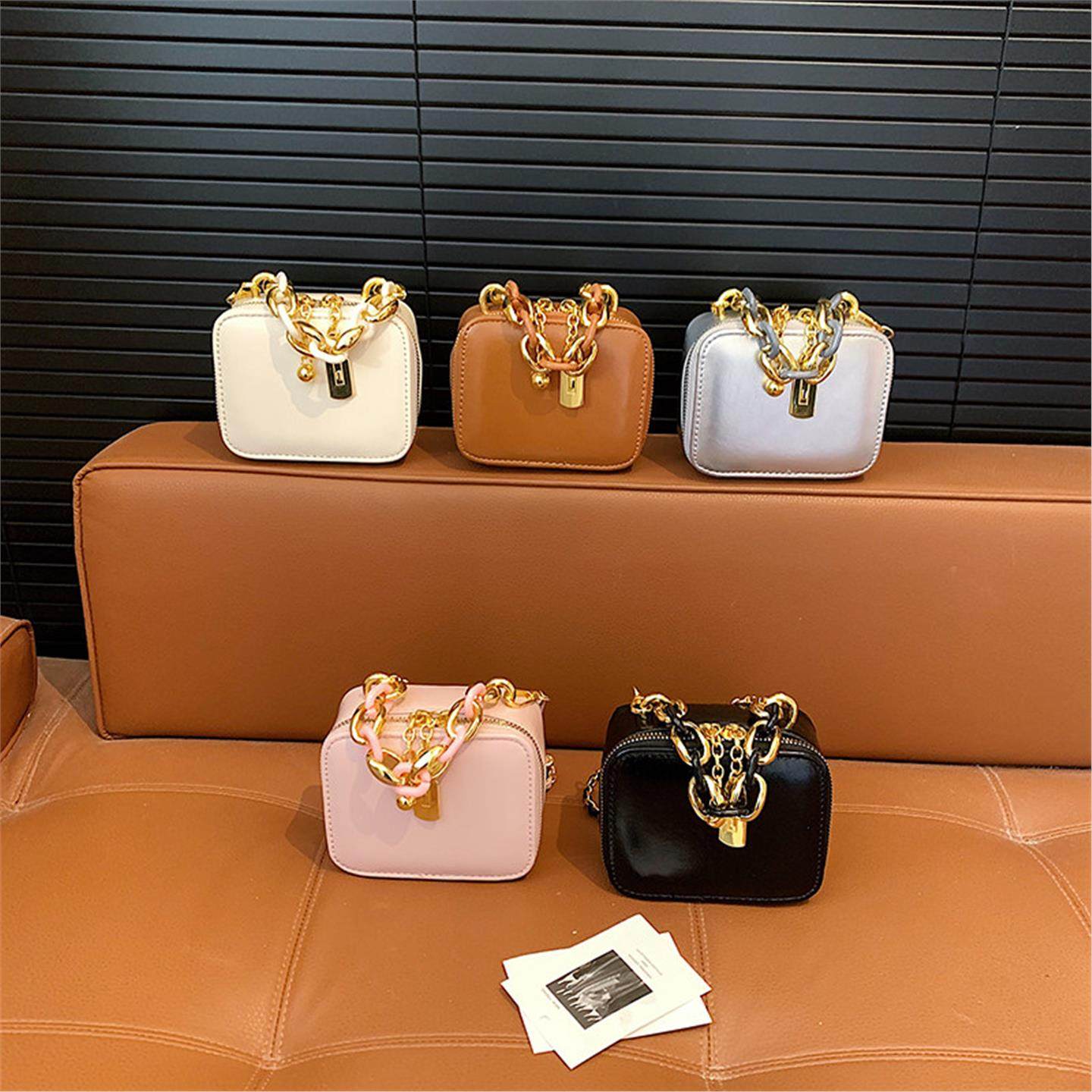 2026新款女童锁链小方包拉链斜挎包儿童秋冬季手提小香风迷你小包