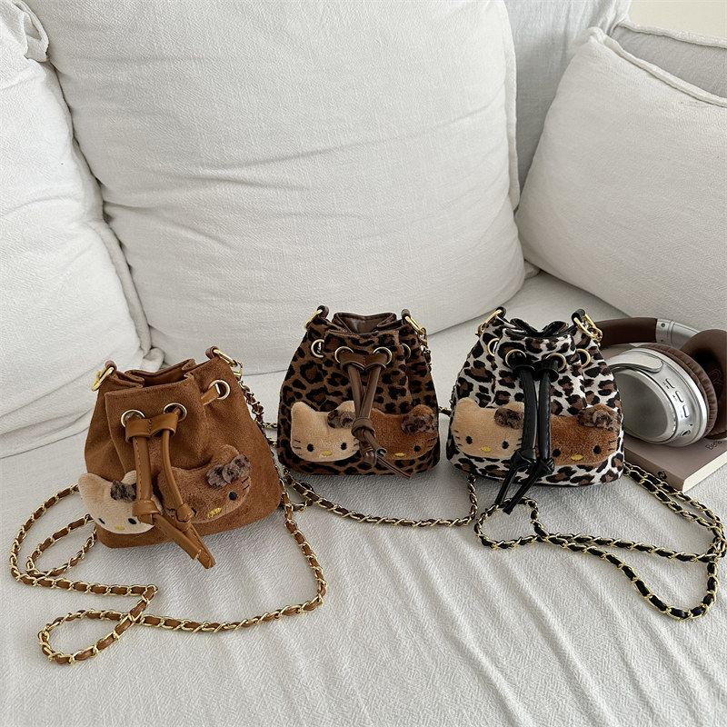 豹纹麂绒皮可爱卡通迷你水桶包小女孩洋气甜美零钱包女童斜挎包潮,玩具/童车/益智/积木/模型,斜挎包/拎包/腰包,淘宝优惠券,粉丝福利购,淘宝优惠卷
