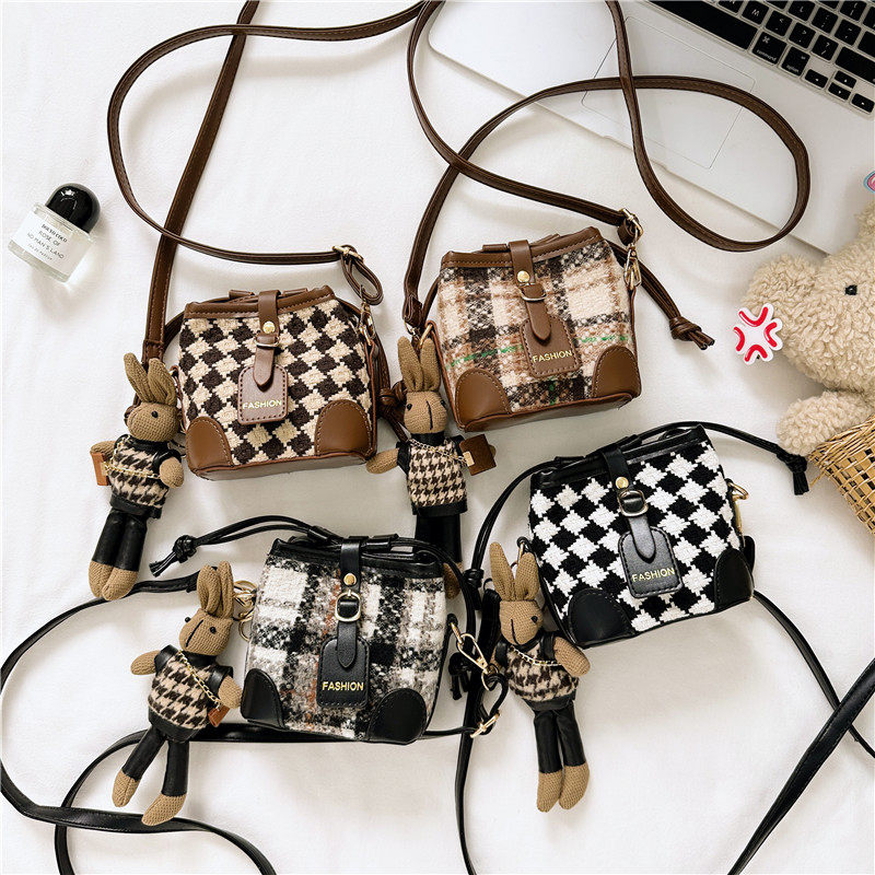 儿童包包2024年新款女孩韩版小香风菱格斜挎包女童网红百搭单肩包