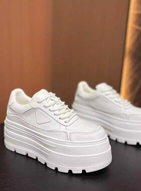 欧货2026年春季新款真皮厚底松糕鞋欧洲站小个子百搭增高小白鞋女