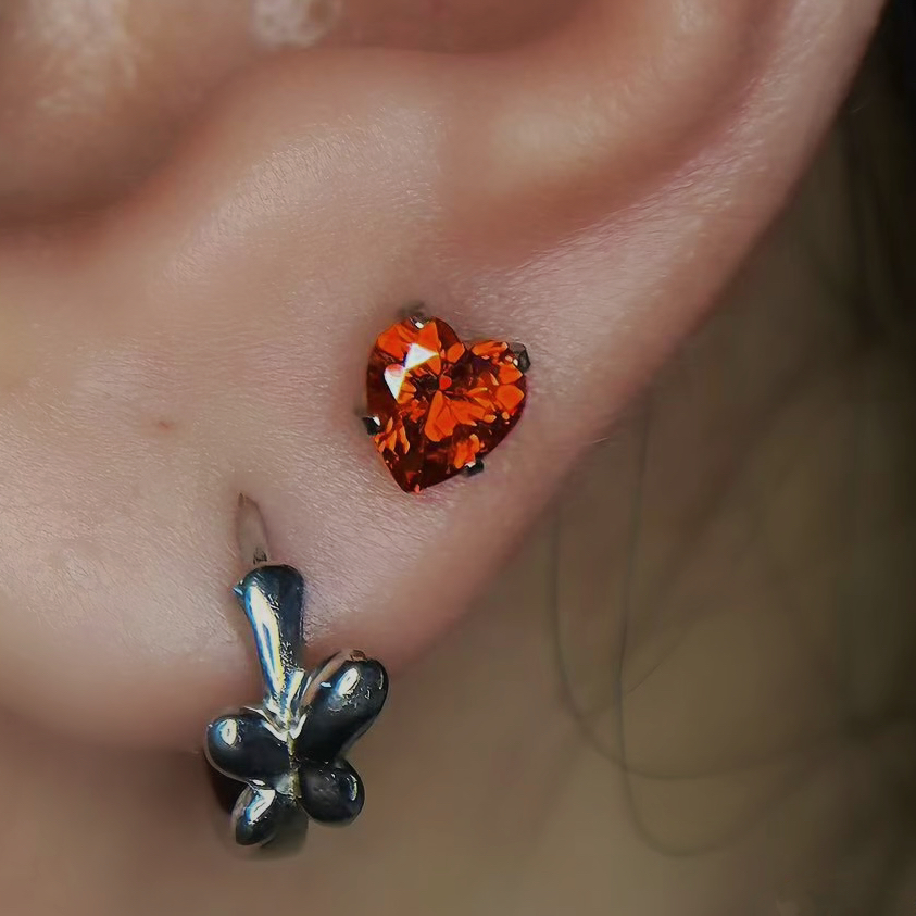 45mm碗底四爪镶爱心锆石耳钉16g0.9螺纹端植入级钛合金防过敏耳骨