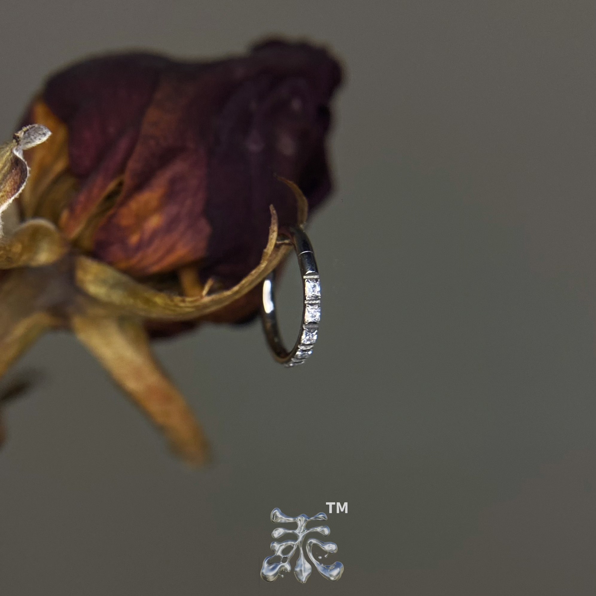 侧镶方晶简约耳环 16g钛合金8/10mm植入级0磁性防过敏高抛光小众