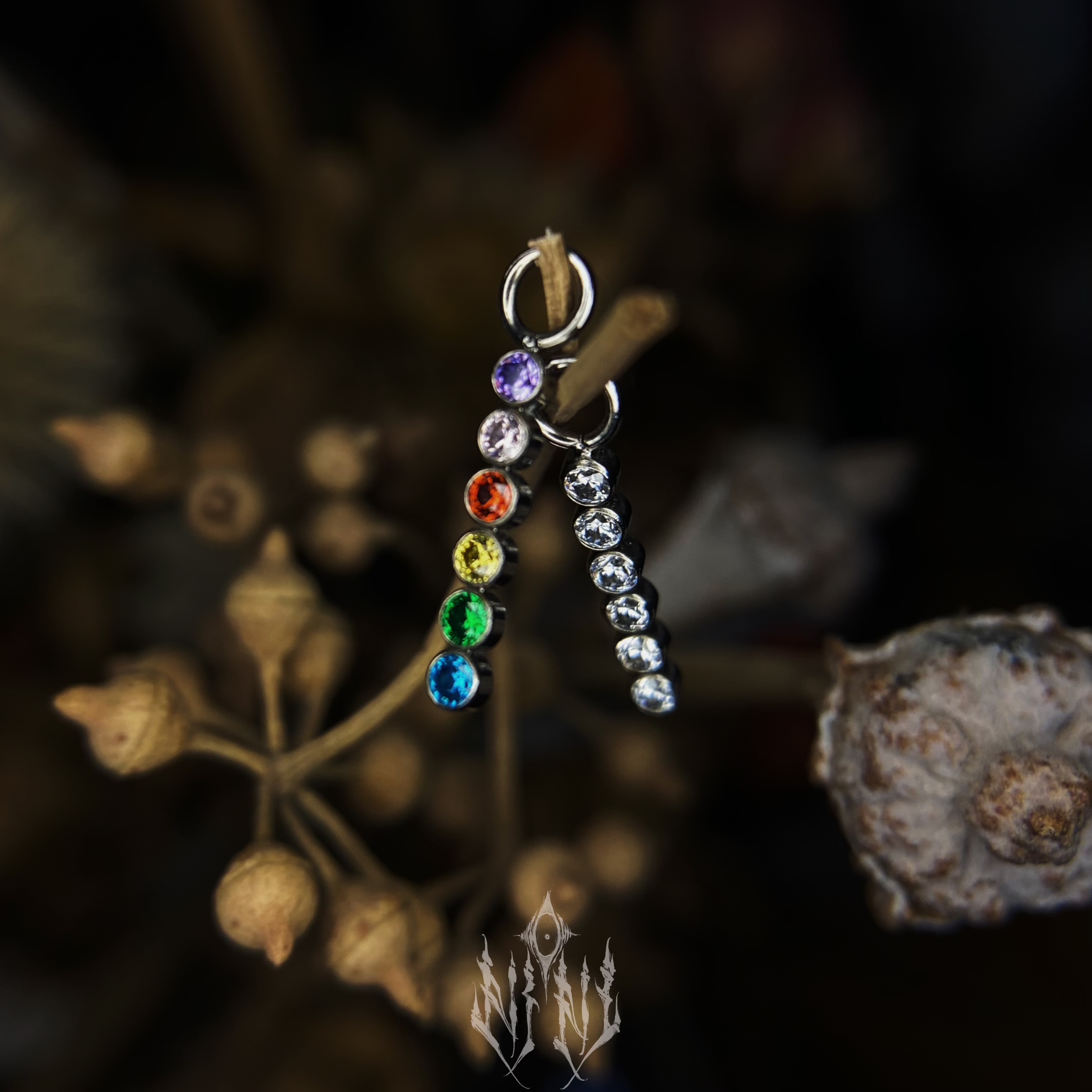 竖直排六连锆百搭吊坠随心搭配F136植入级钛合金高抛光防过敏小众