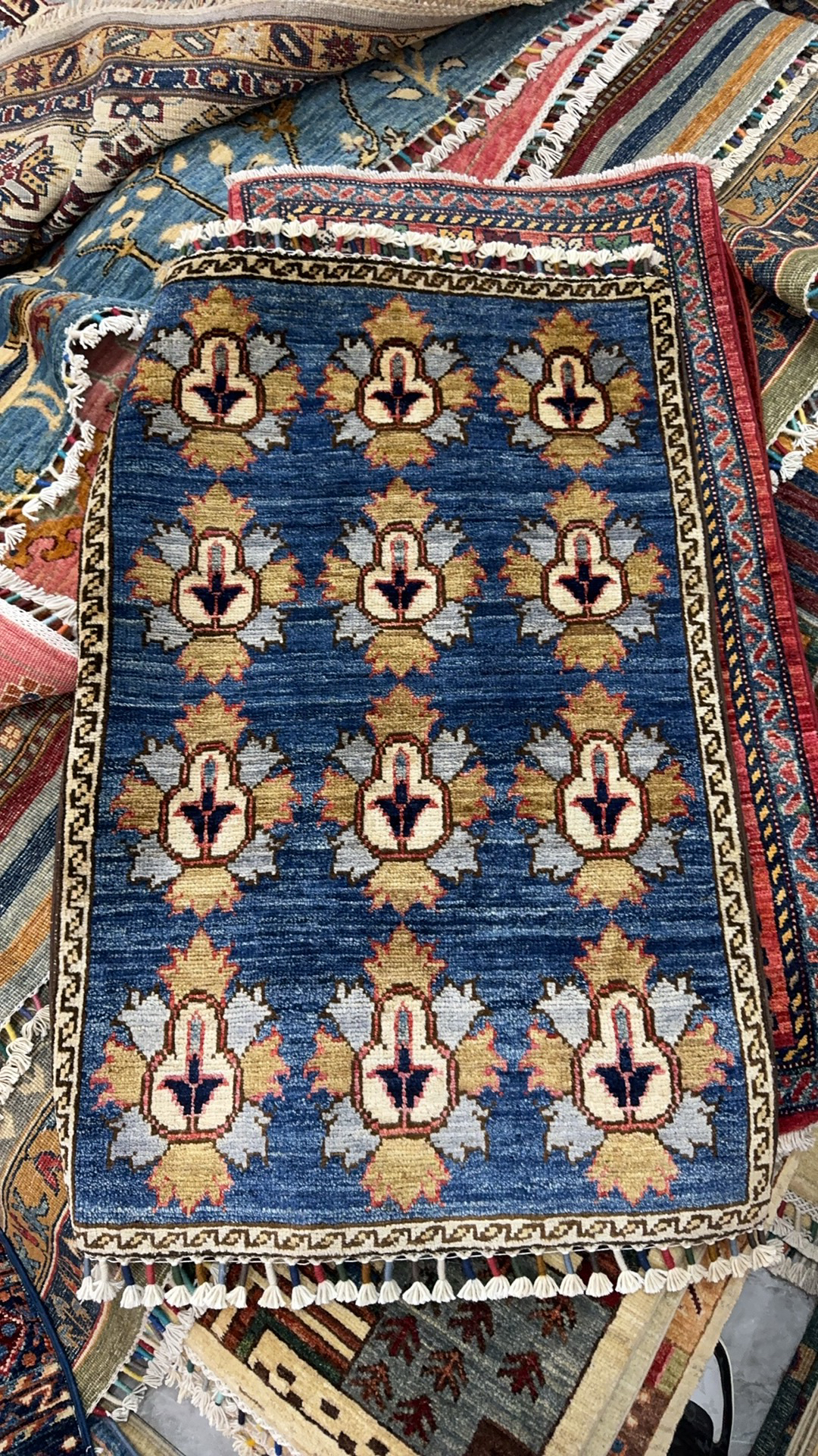 纯羊毛进口手工编织地毯方形家用地毯沙发坐垫客厅卧室床边地毯