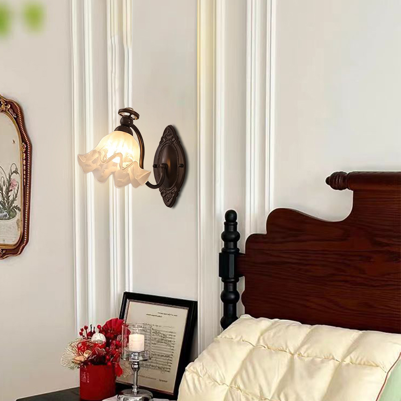 充电壁灯免接线 法式中古壁灯射灯美式复古氛围感洗墙床头花朵灯