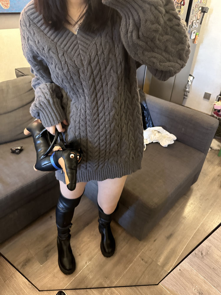 慵懒贵气灰色羊驼毛V领麻花毛衣中长款加厚针织衫宽松套头上衣