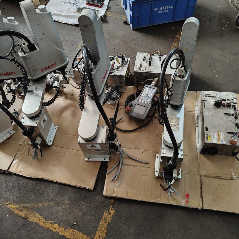 雅马哈YK400XG四轴机器人,控制器型号:RCX340,设--议价商品