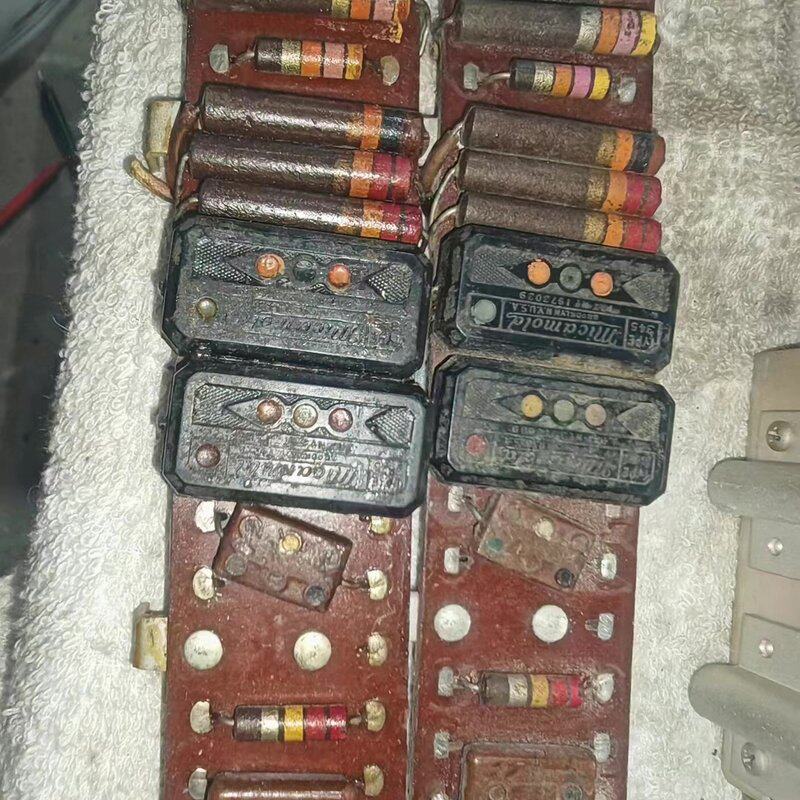 西电下机IRC电阻搭棚板两张--议价商品