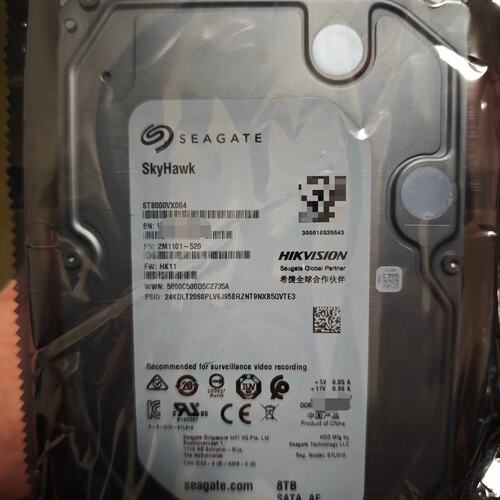 特价出全新原装正品0通电希捷酷鹰8T，ST8000VX004--议价商品