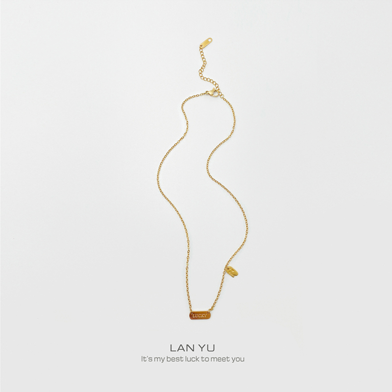 岚屿谭松韵LUCKY小方牌锁骨链