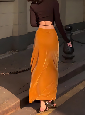 高级感橙色丝绒半身裙女2024秋冬新款垂感优雅名媛风包臀气质长裙
