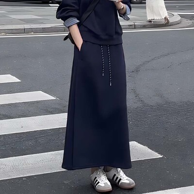 慵懒松弛感高腰显瘦开叉半身裙女藏青色抽绳设计高级感休闲A字裙