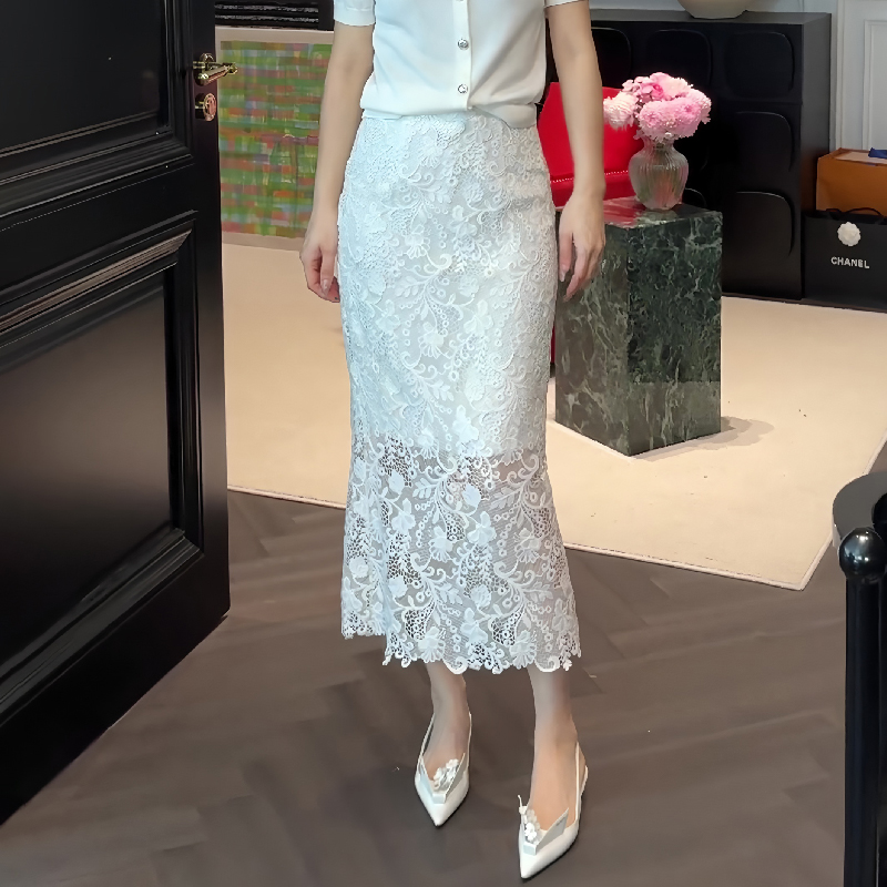 白色高级蕾丝包臀半身裙女2025夏季新款气质复古时尚后开叉直筒裙