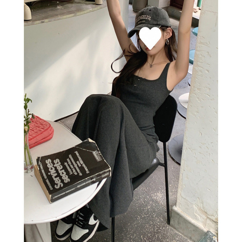 2026年夏装新款显瘦百搭吊带背心裙女纽扣设计气质高级感连衣裙