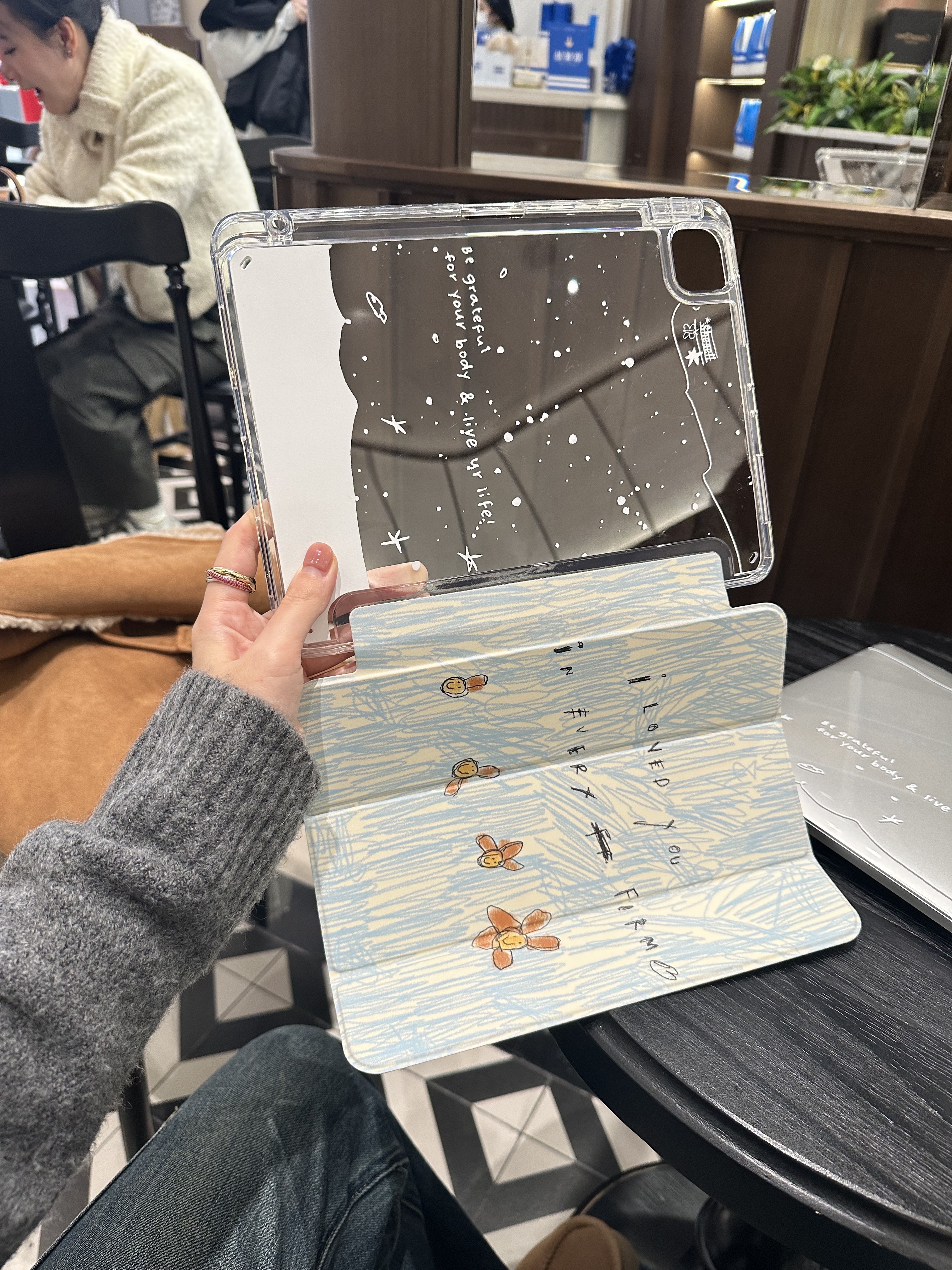 Shesell「初雪」高透亚克力iPad保护壳带笔槽可爱少女ins风日系防磕碰防摔11寸air6