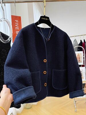 超好看羊羔绒圆领短款外套女