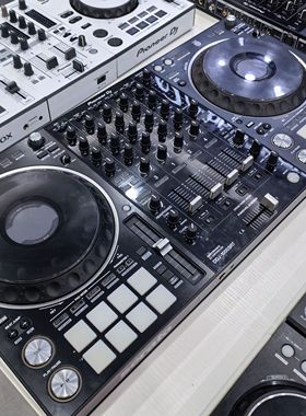 先锋打碟机DDJ1000srt带机箱a1706电脑