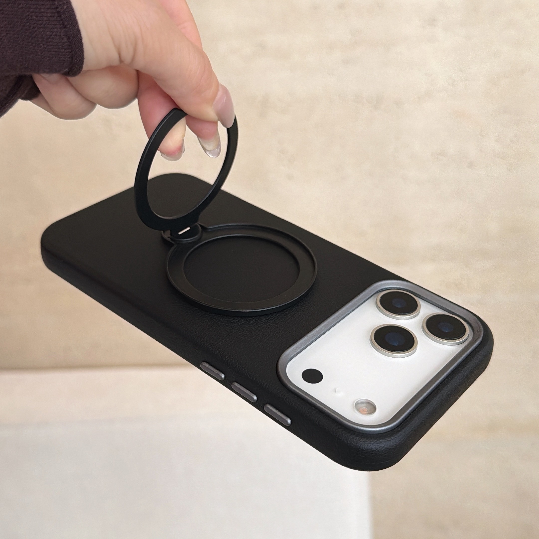 一家不会撞壳的店简约百搭男女通用手机壳适用华为苹果17pro情侣折叠支架P80时尚iPhone15plusM7016PM保护套