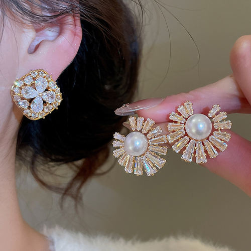 复古轻奢精致巨好看方形花朵耳钉