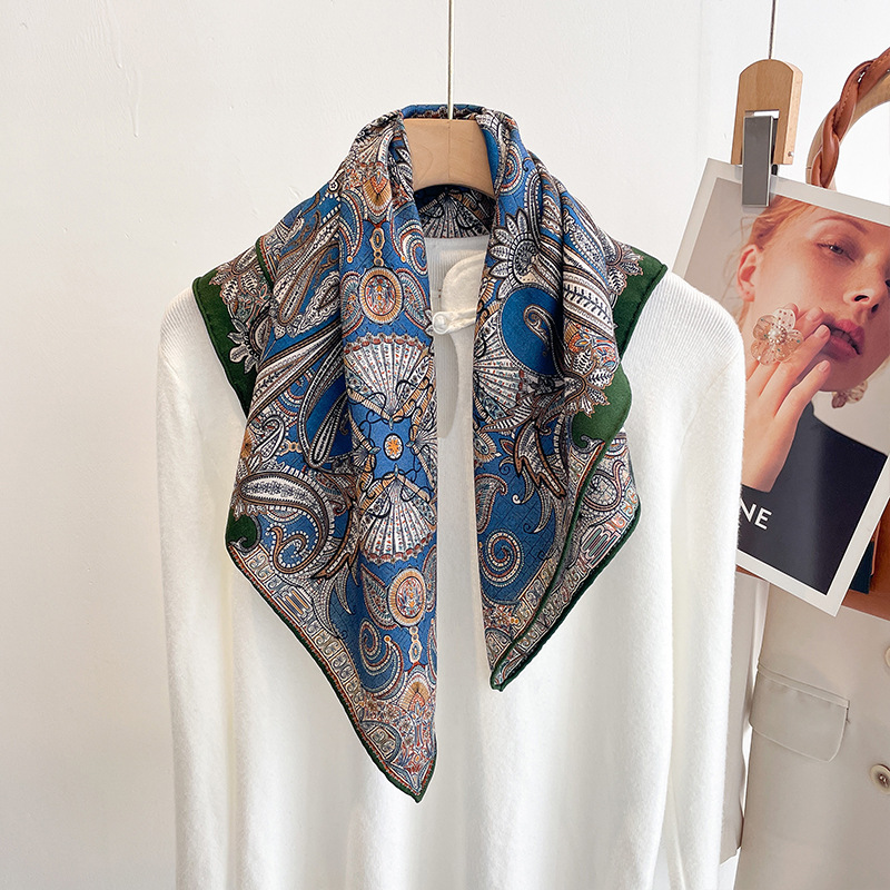 轻奢藏青真丝羊毛方巾围巾