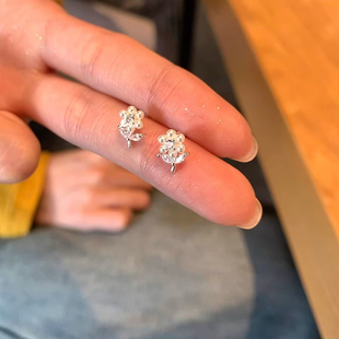 MEILAIFUREN高端定制甜美少女心花朵珍珠耳钉女耳饰小巧精致耳环