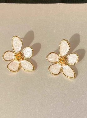 MEILAIFUREN高端定制超仙温柔白色花朵耳钉女纯银小众高级感耳环