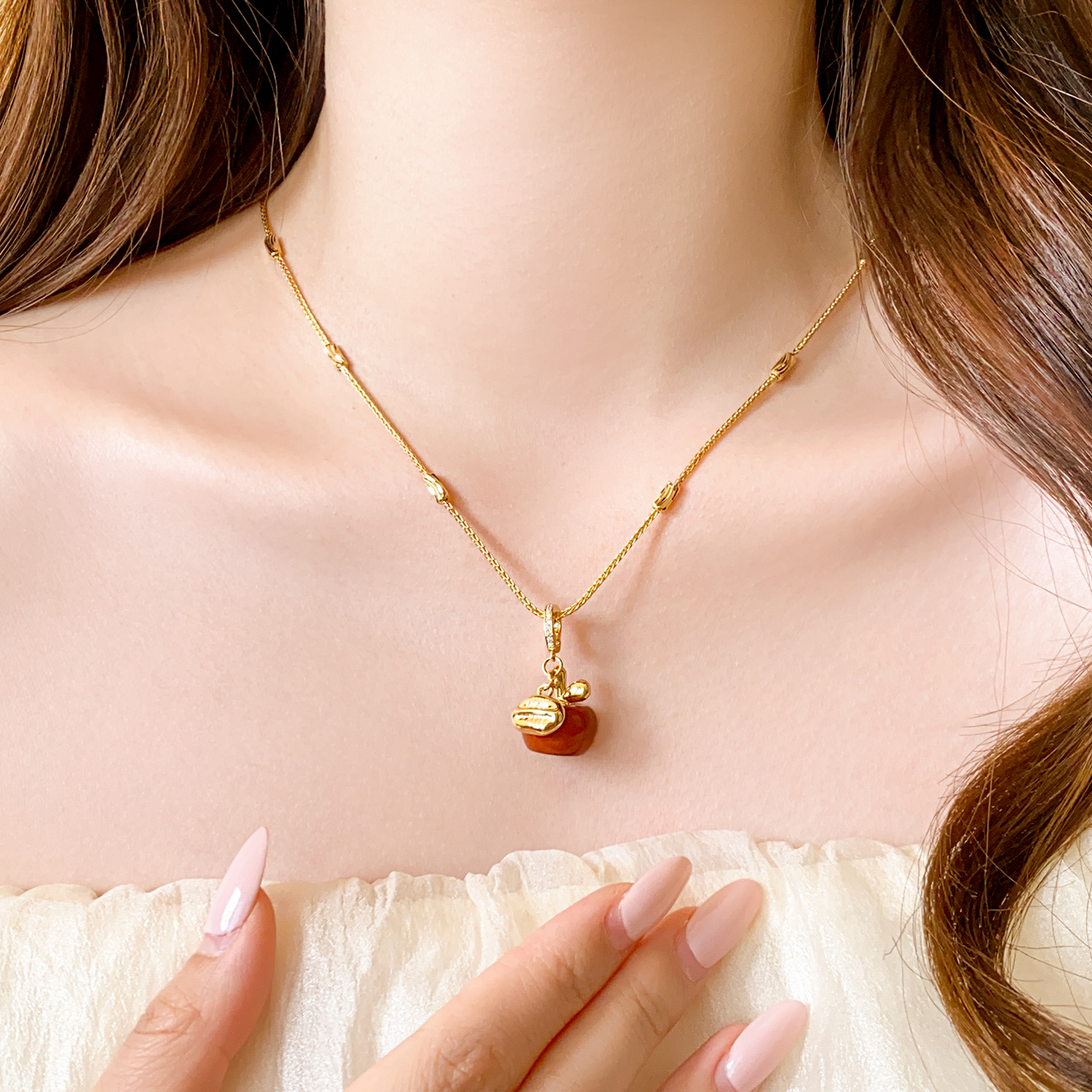 金色豆子苹果项链配饰品女新款