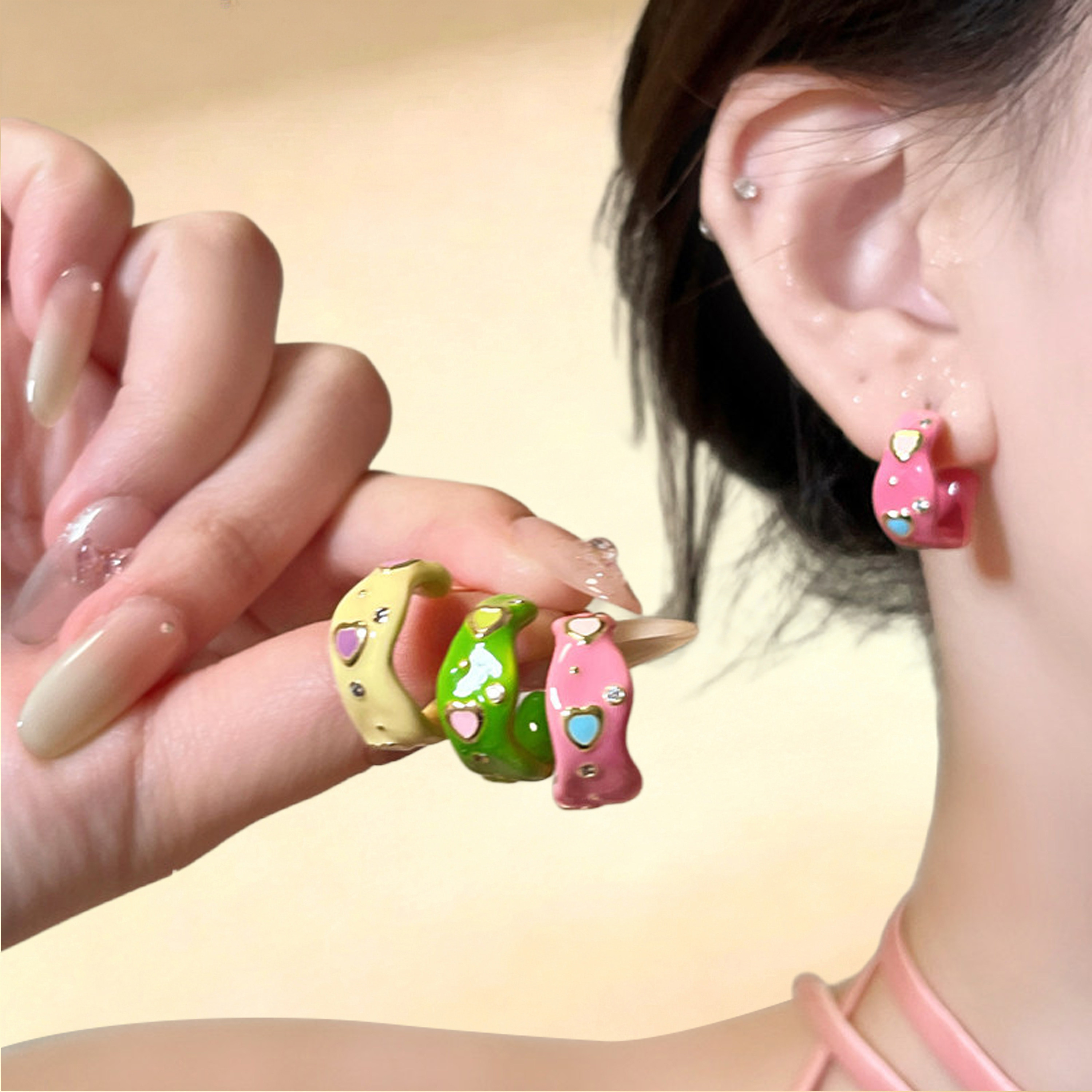 美莱芙人清新春夏多巴胺爱心型耳圈女设计感小众彩色滴釉耳环耳饰