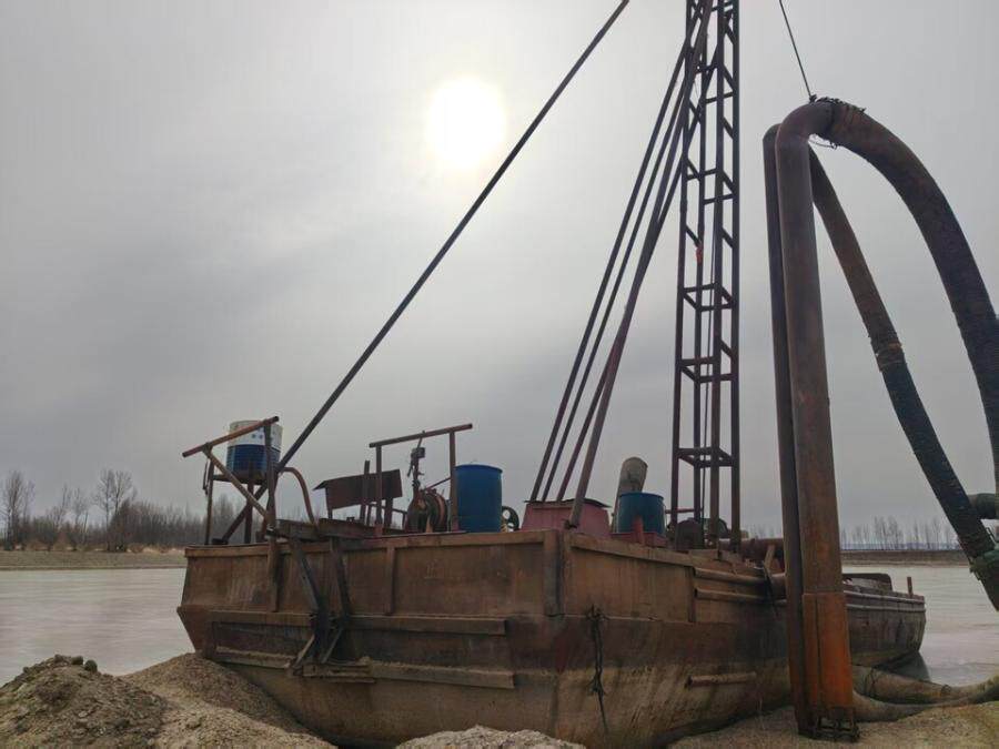 4月27日通辽停放于鲁北镇永兴村两艘浮式采砂船网络拍卖公告