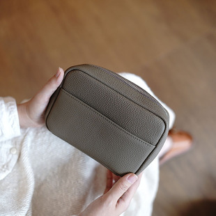 鹿小姐简约实用头层牛皮旅行便携真皮大容量洗漱化妆包文玩收纳包