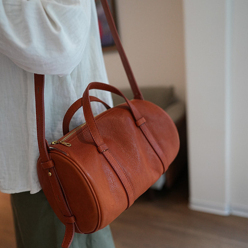 鹿小姐植鞣牛皮复古高级感波士顿枕头包真皮时尚手提单肩斜挎女包,箱包皮具/热销女包/男包,通用款女包,淘宝优惠券,粉丝福利购,淘宝优惠卷